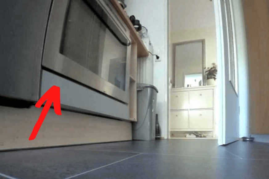 Der Backofen ist im Video des Ecovacs Deebot X1 Turbo zu sehen